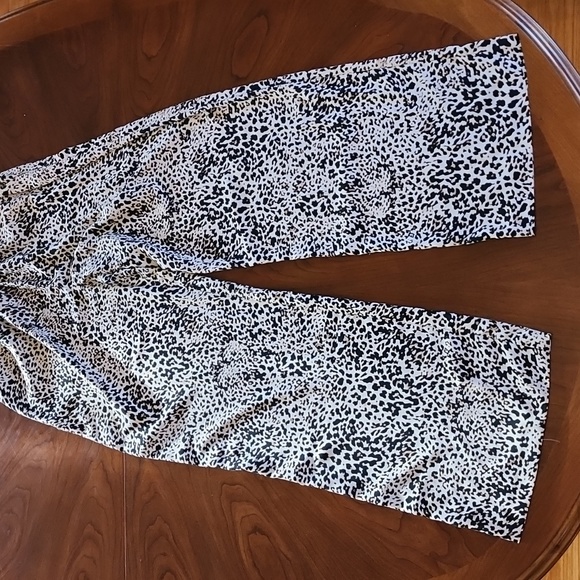 GUESS leopard print jumpsuit - Picture 2 of 9